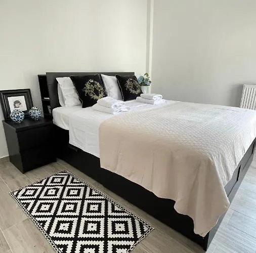 בית נופש Albina's Luxury 3 Bedroom חניוטי